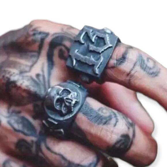 Stainless Steel Black Matte 13 Engraves Skulls Each Side Statement Signet Rings - Picture 1 of 4